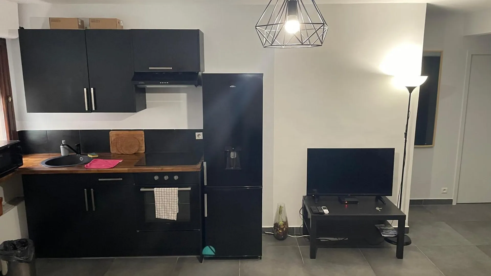Appartement Neuf Et Moderne Face Gare St Charles Marseille France